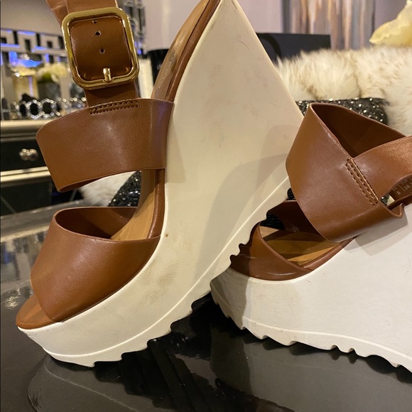 Beautiful “ Call it Spring “ Caramel Sandal - Picture 15 of 16
